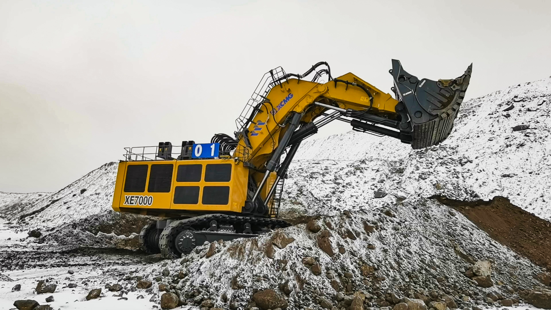 “神州第一挖”——XE7000不畏严寒，铁骨铮铮